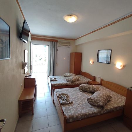 Villa Cosmos Inn Olympiakí Aktí Ngoại thất bức ảnh