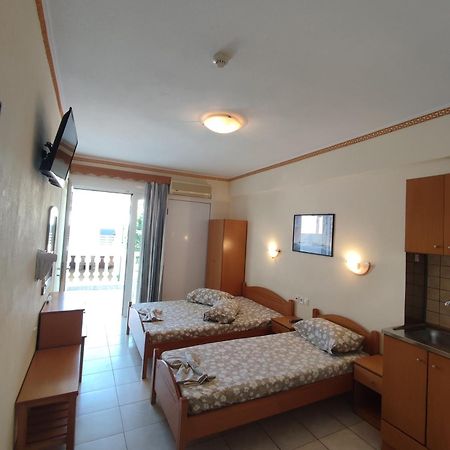 Villa Cosmos Inn Olympiakí Aktí Ngoại thất bức ảnh