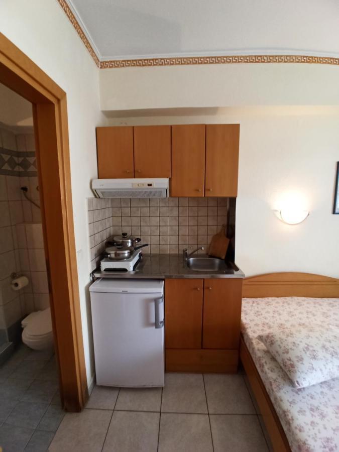 Villa Cosmos Inn Olympiakí Aktí Ngoại thất bức ảnh