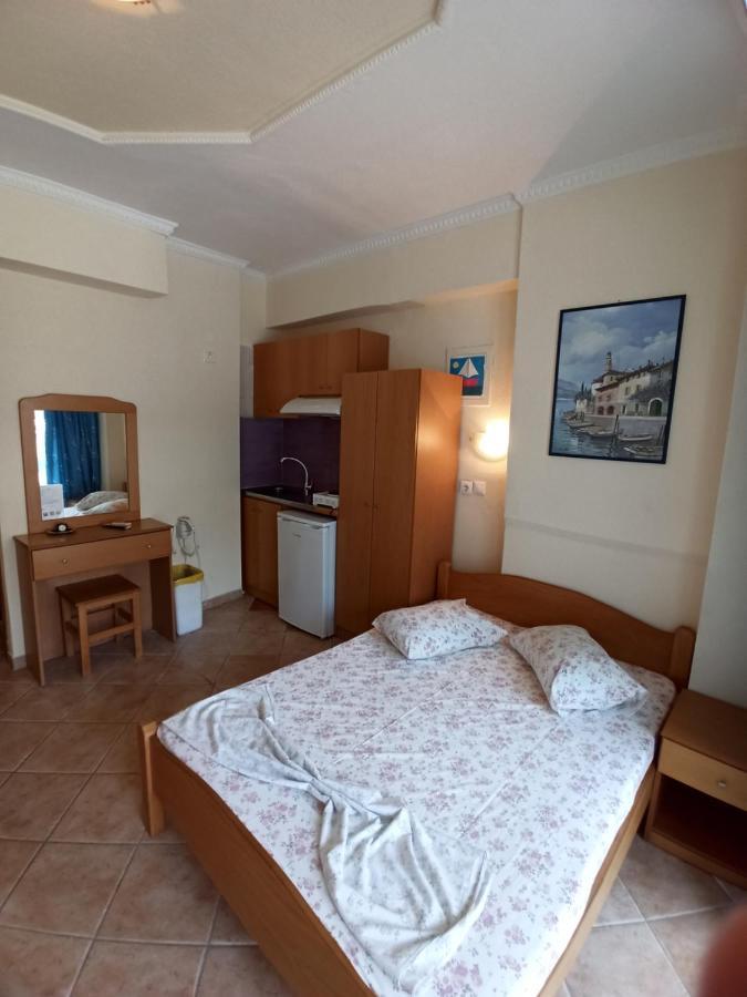 Villa Cosmos Inn Olympiakí Aktí Ngoại thất bức ảnh