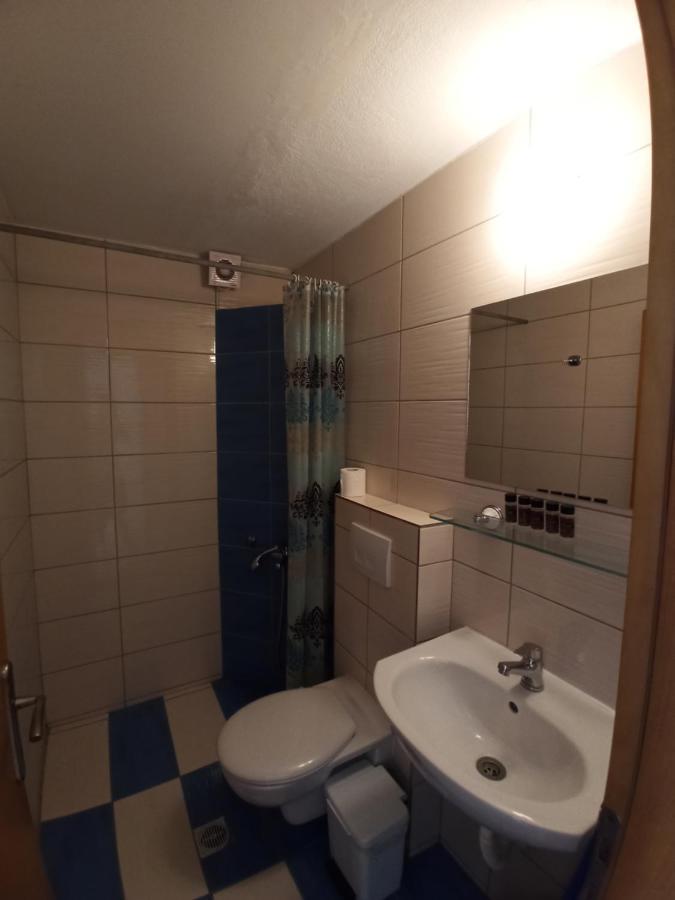 Villa Cosmos Inn Olympiakí Aktí Ngoại thất bức ảnh