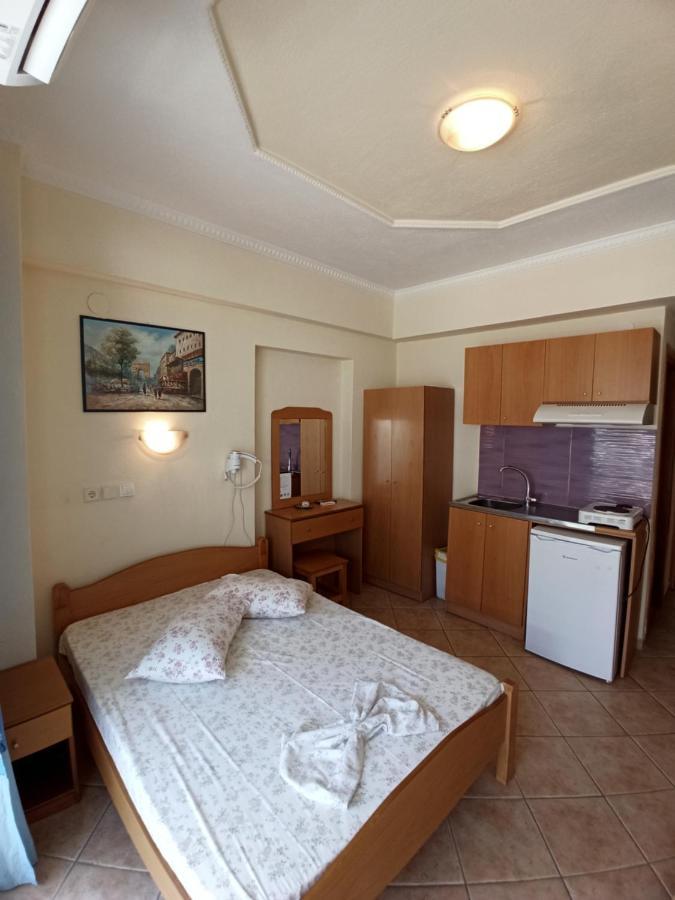 Villa Cosmos Inn Olympiakí Aktí Ngoại thất bức ảnh