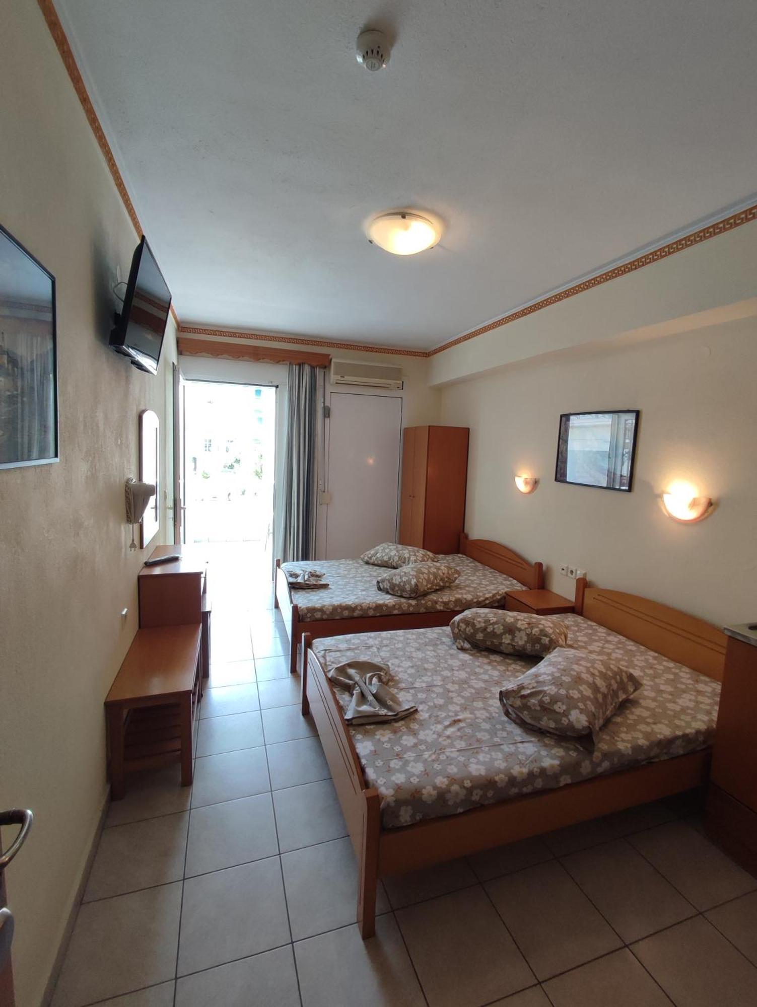 Villa Cosmos Inn Olympiakí Aktí Ngoại thất bức ảnh