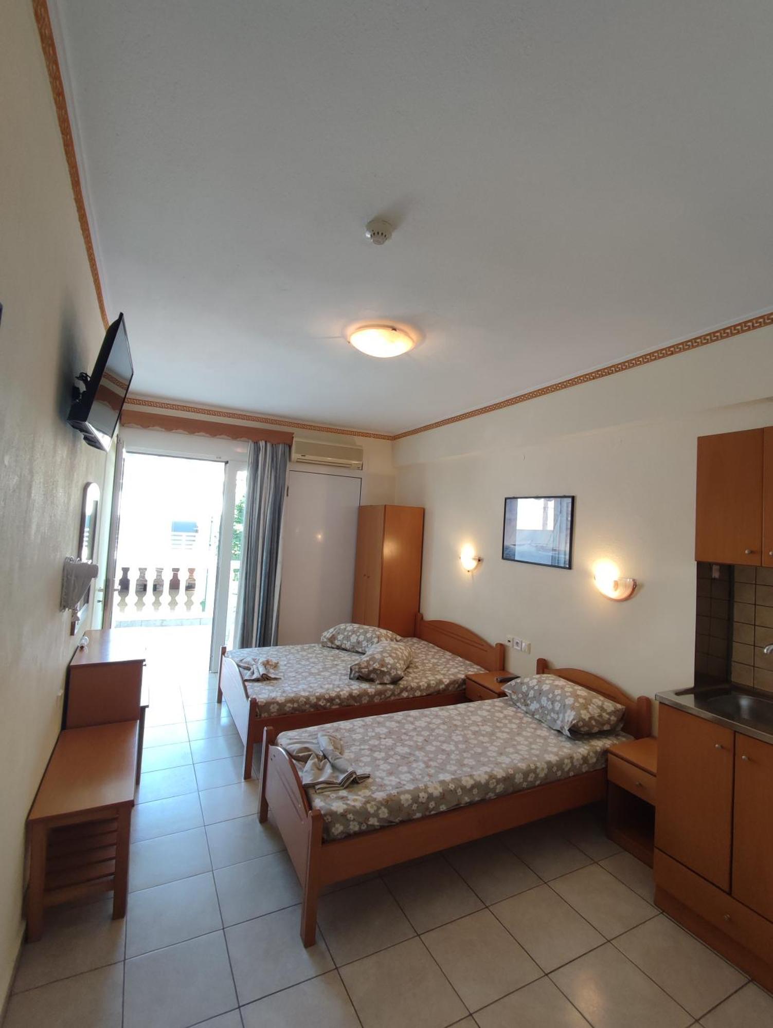 Villa Cosmos Inn Olympiakí Aktí Ngoại thất bức ảnh